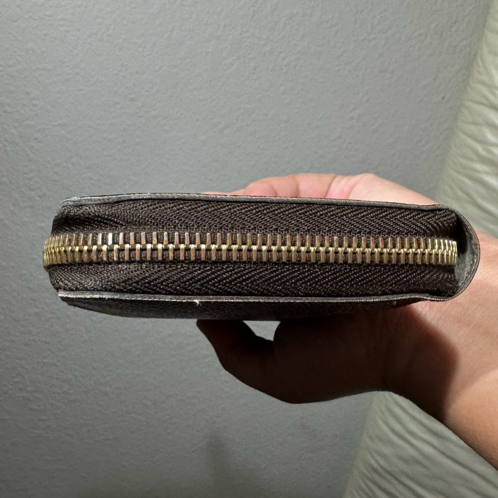 LOUIS VUITTON Damier Long Zippy Wallet - Picture 6 of 8